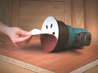 Круг абразивный шлифовальный на липучке 8 отверстий Ø125 P180 (УПАКОВКА ПО 100ШТ)